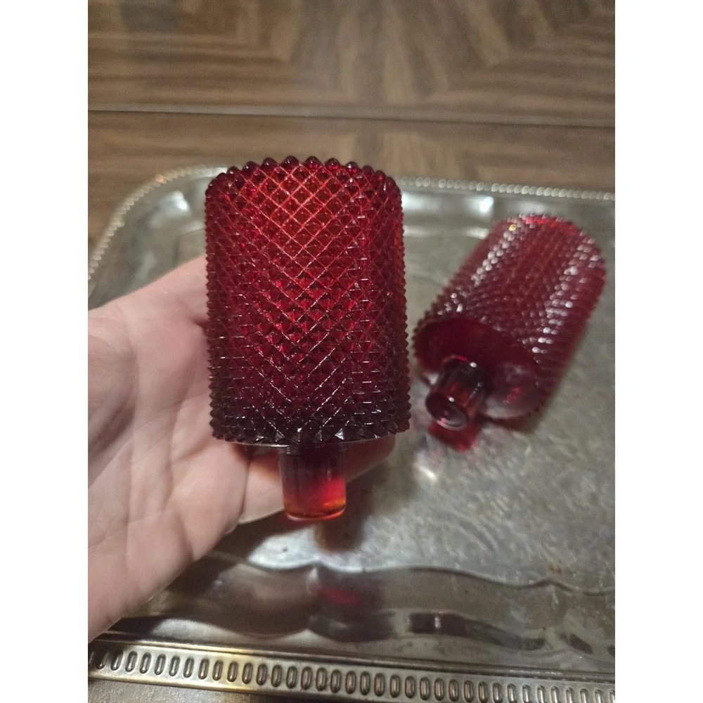 Faroy red glass diamond point votive candle